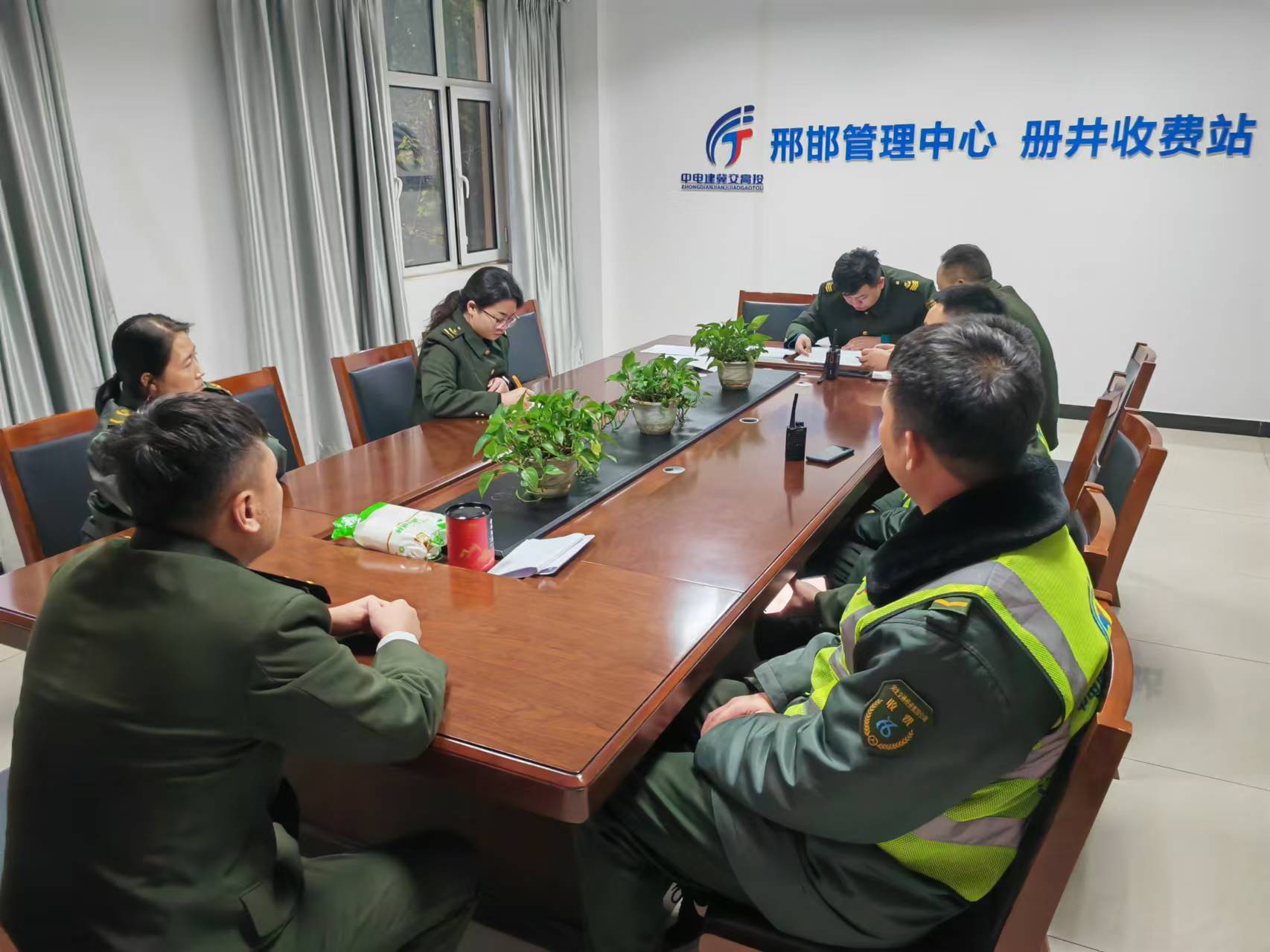 ef3e43a8b325338c1641464b504f86c.jpg ef3e43a8b325338c1641464b504f86c.jpg