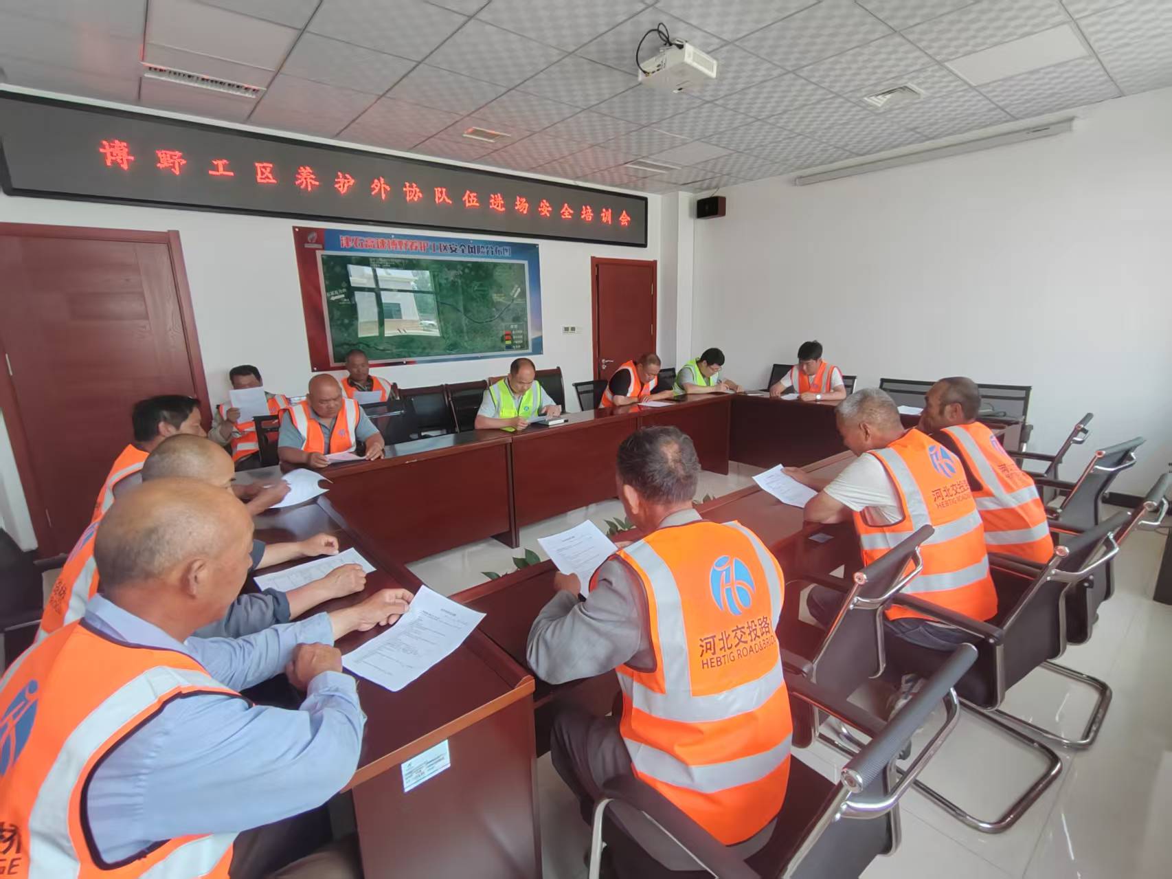 b7304f867caf56e24e59cbbf0cc1c19.jpg b7304f867caf56e24e59cbbf0cc1c19.jpg