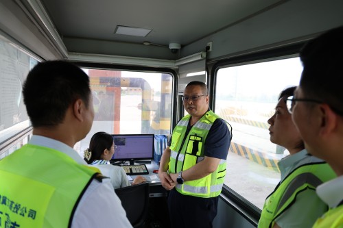 C:\Users\lenovo\Desktop\20250731-新闻资讯-公司赴津石调研\3.JPG C:\Users\lenovo\Desktop\20250731-新闻资讯-公司赴津石调研\3.JPG