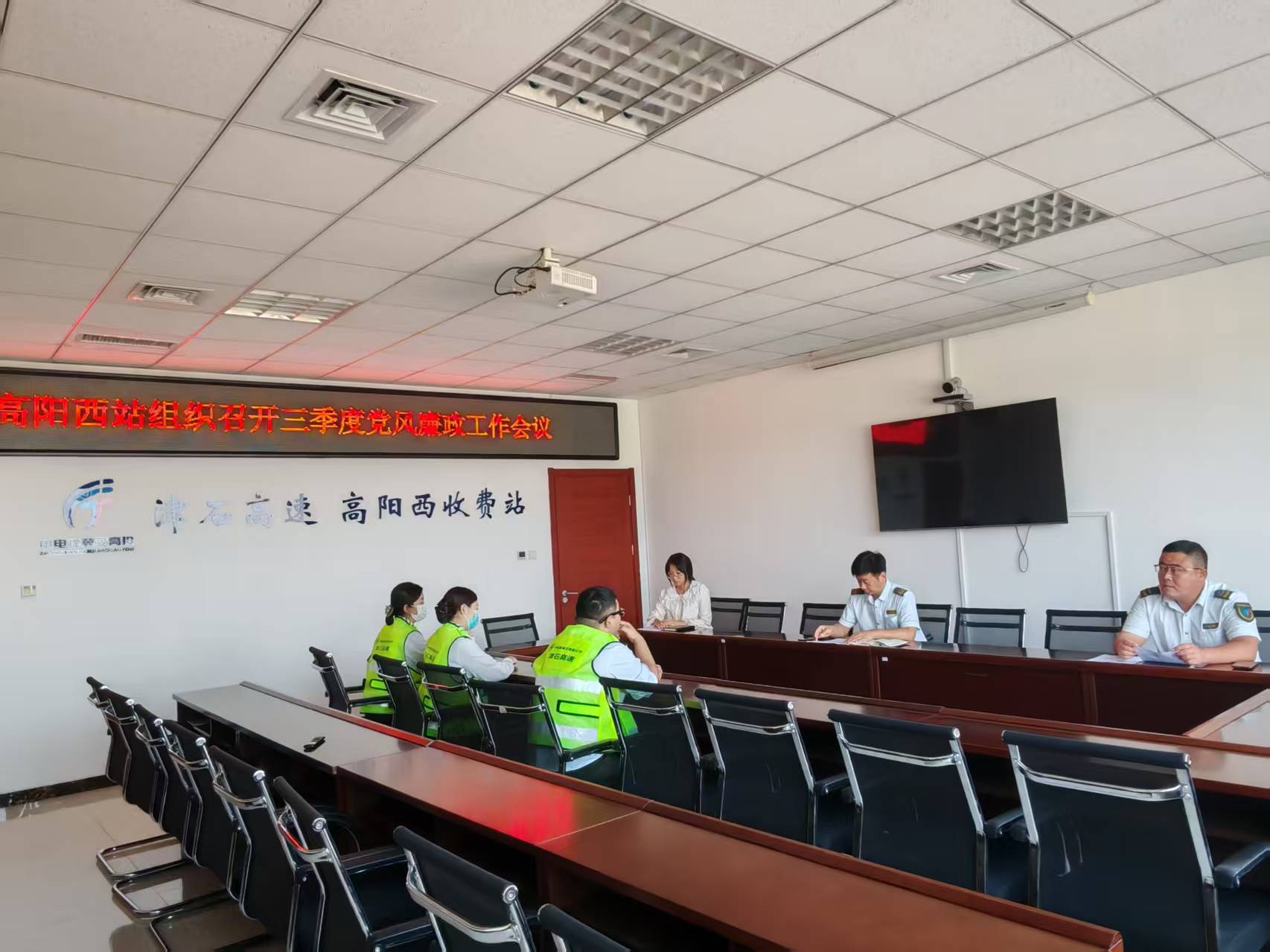 9181a7b8b64a3a595c8f268e72069ee.jpg 9181a7b8b64a3a595c8f268e72069ee.jpg