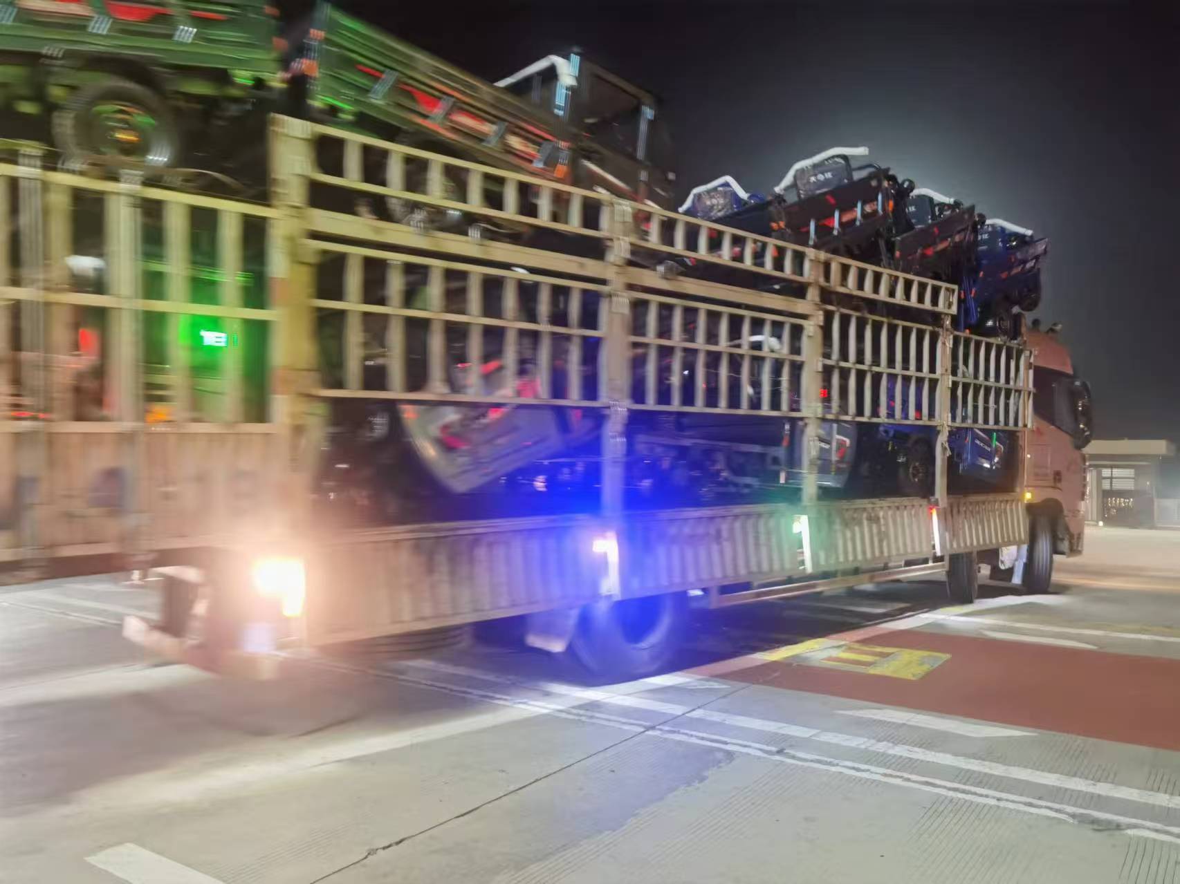 超限超载投稿照片.jpg 超限超载投稿照片.jpg